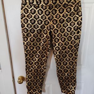 Old Navy Size 12 Gold/Black Floral Capris